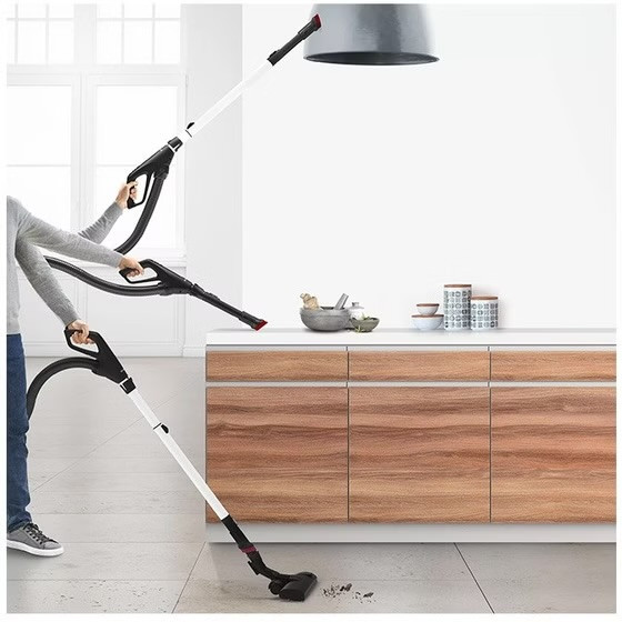 جاروبرقی بوش مدل BOSCH ProSilence BGB6SIL1