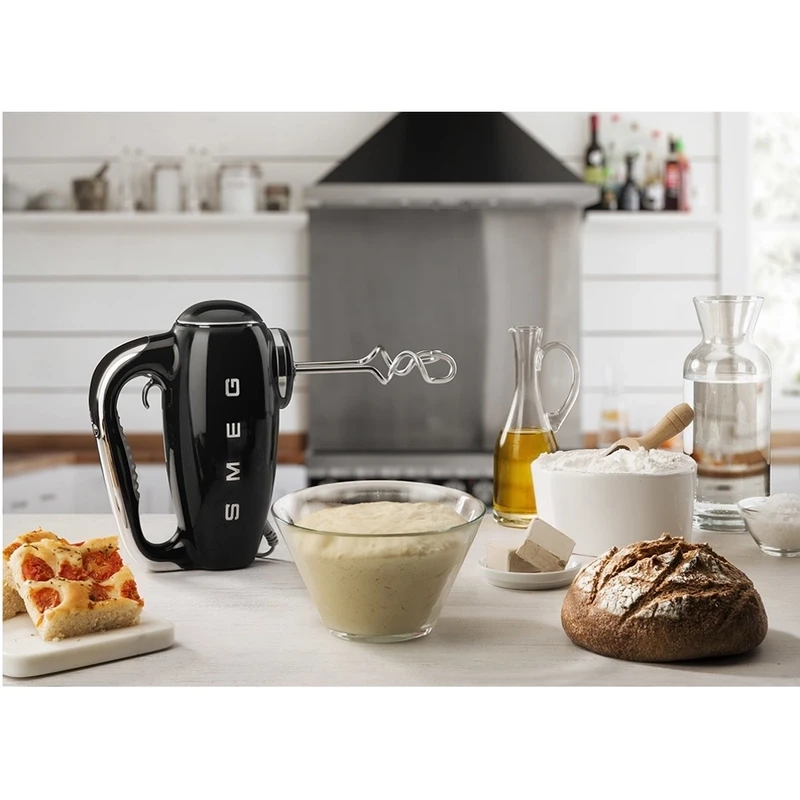 Smeg hand mixer روی میز کار
