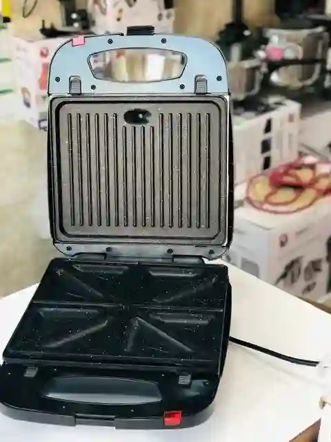 ساندویچ ساز ۲ کاره مایر مدل MR518 با ۴ خانه